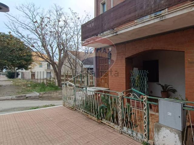 Casa in vendita a Zona Artigianale, Castelluccio dei Sauri