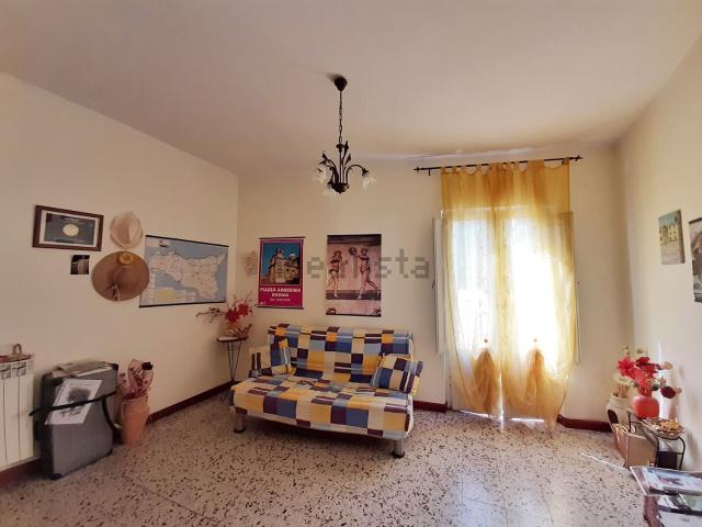 Casa in vendita a Canali, Piazza