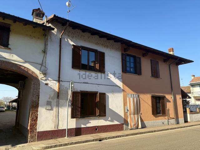 Casa in vendita a Dorno, Lombardia
