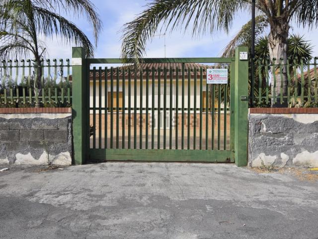 Casa in vendita a San Giorgio-Librino-San Giuseppe la Rena-Zia Lisa-Villaggio Sant'Agata, Catania