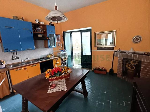 Casa in vendita a Sommana, Caserta