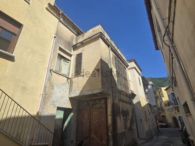 Casa in vendita a Roccapiemonte, Campania