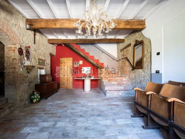Casa in vendita a Colline Matildiche, Re