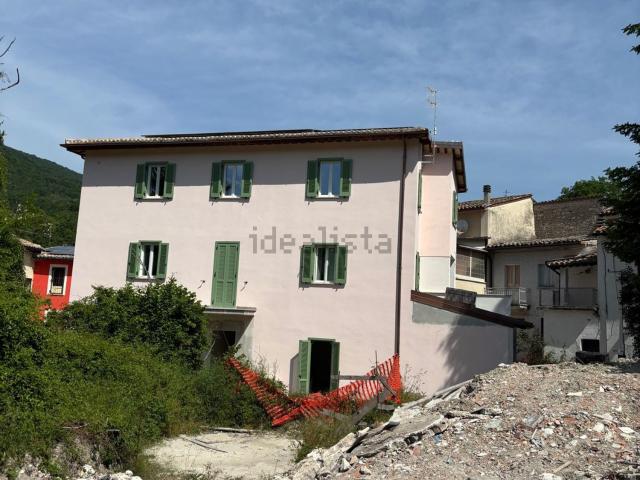 Casa in vendita a Marche, Macerata