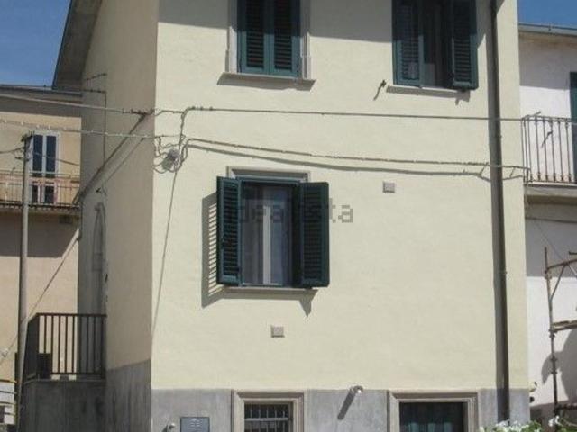 Casa in vendita a Sessano Del Molise, Molise