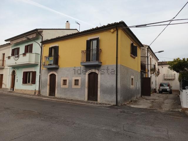 Casa in vendita a Santa Maria del Monte, Bolognano