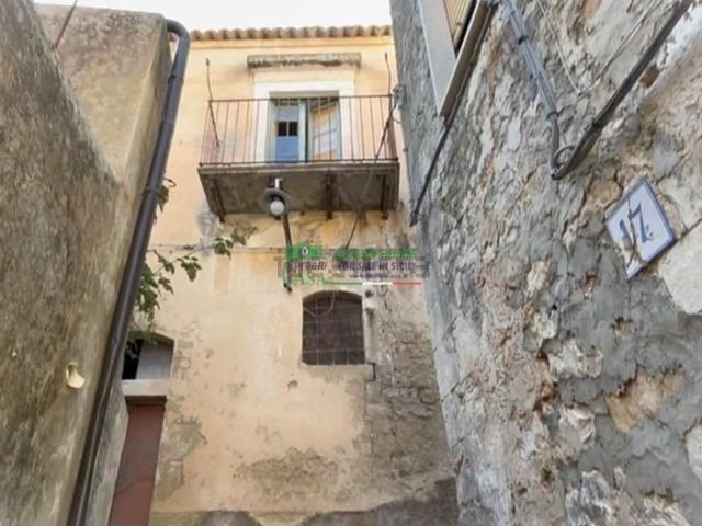 Casa in vendita a Modica Alta, Modica