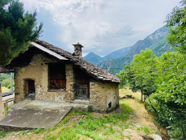 Casa in vendita a Lillianes, Aosta