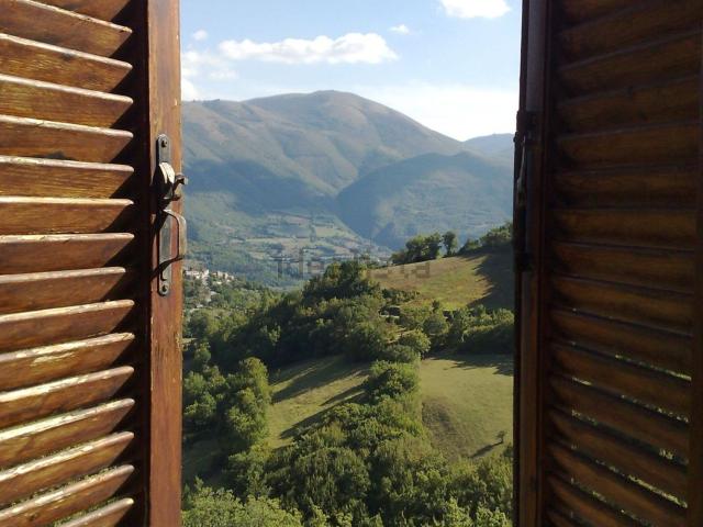 Casa in vendita a Cerreto Di Spoleto, Umbria