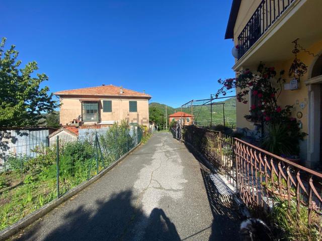 Casa in vendita a Ne, Arzeno