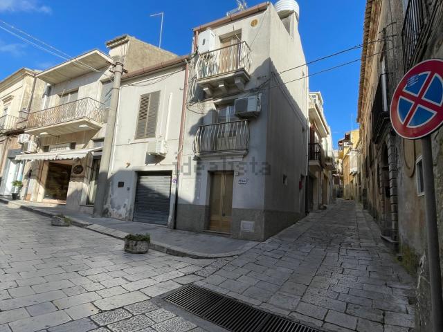 Casa in vendita a Chiaramonte Gulfi, Sicilia