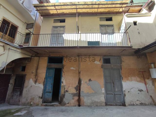 Casa in vendita a Maddaloni, Campania