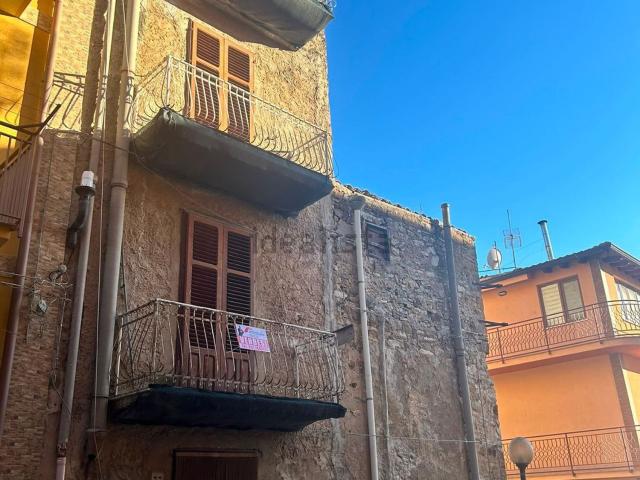 Casa in vendita a Cerda, Sicilia