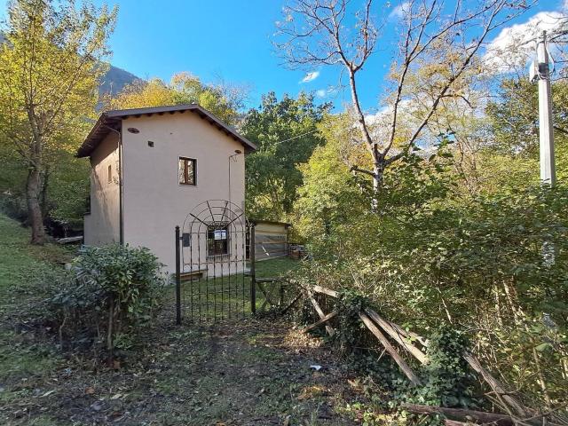 Casa in vendita a Collefalciano, Acquasanta Terme