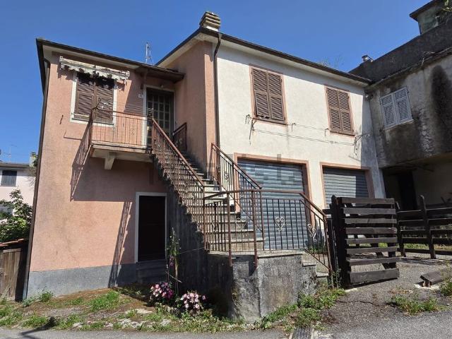 Casa in vendita a Lumarzo