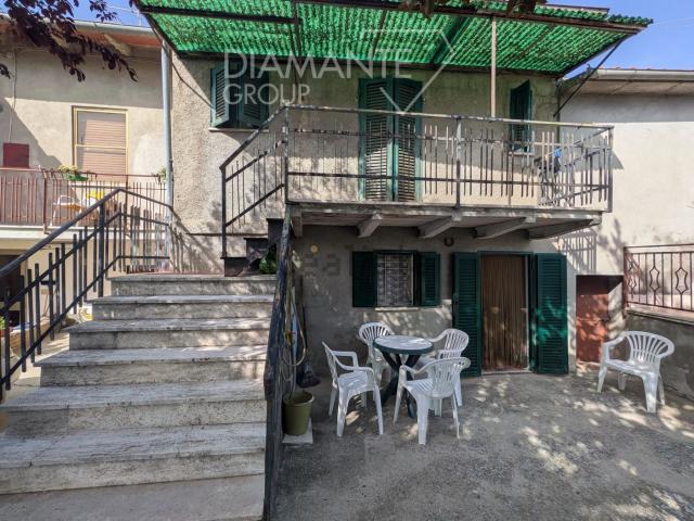 Casa in vendita a Pozzuolo, Castiglione del Lago