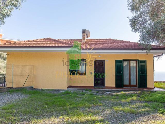 Casa in vendita a Cipressa, Liguria