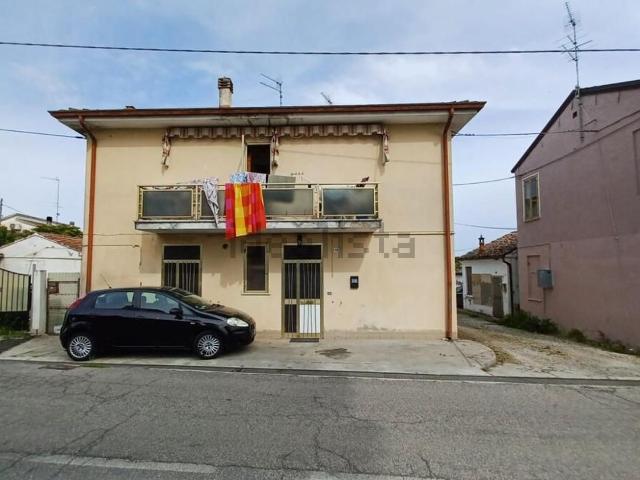 Casa in vendita a Unione Terre e Fiumi, Berra