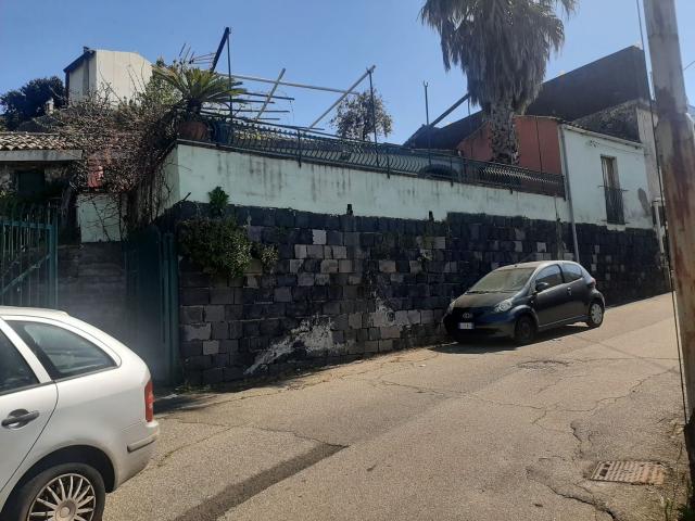 Casa in vendita a Sant'Alfio, Catania