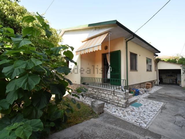 Casa in vendita a Tonfano, Toscana