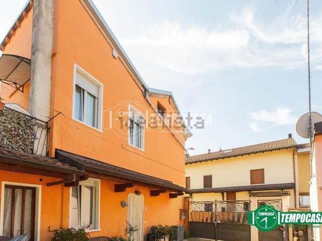 Casa in vendita a Magnago, Lombardia