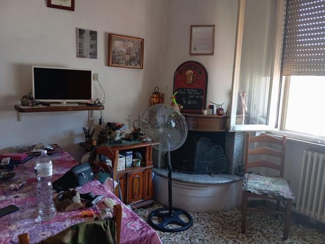Casa in vendita a Collesalvetti, Toscana