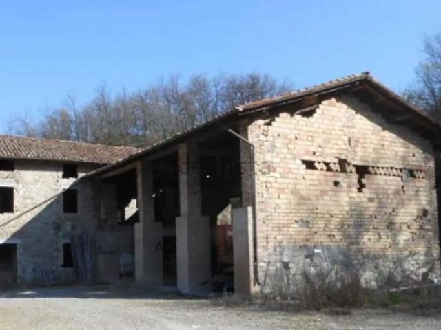 Casa in vendita a Unione dei comuni del Distretto Ceramico, Montefiorino