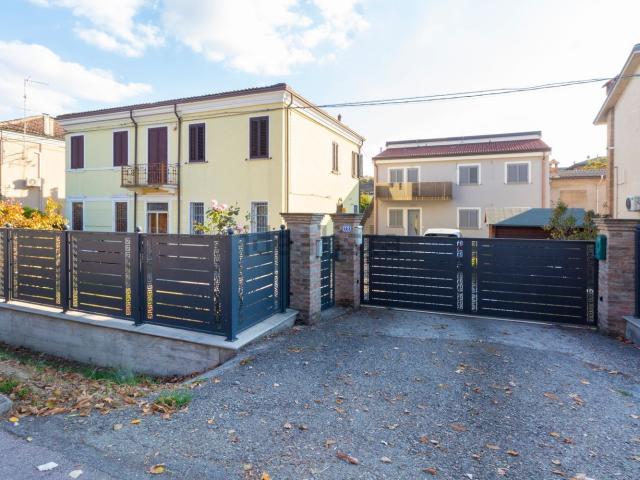 Casa in vendita a Ferrara, Reggio Emilia