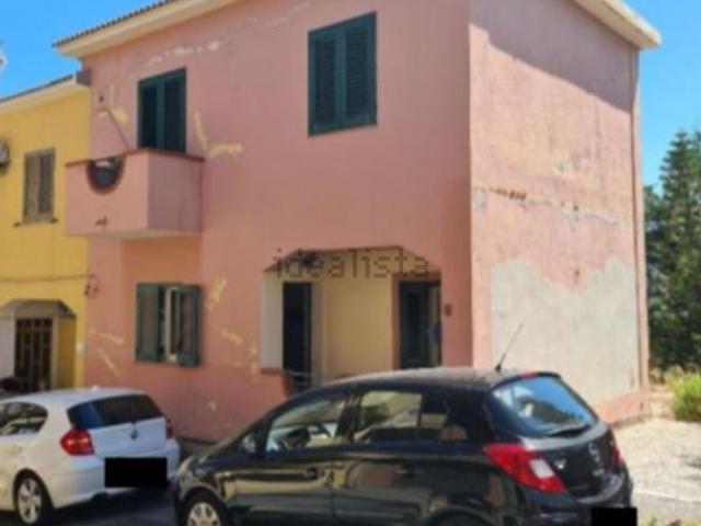 Casa in vendita a Santa Lucia Di, Sicilia