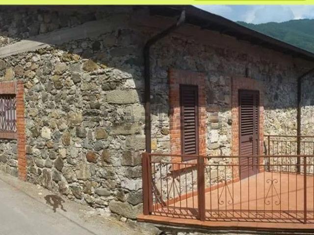 Casa in vendita a Unione Comuni Garfagnana, Piazza Al Serchio