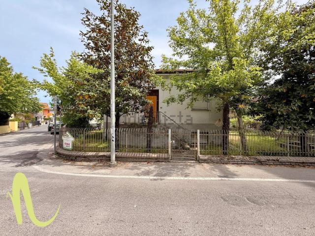 Casa in vendita a Cesenatico, Reggio Emilia