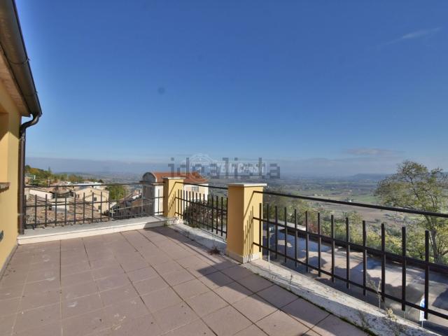 Casa in vendita a Marche, Macerata