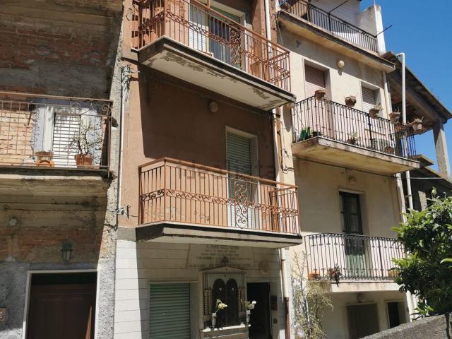 Casa in vendita a Mongiuffi Melia, Sicilia