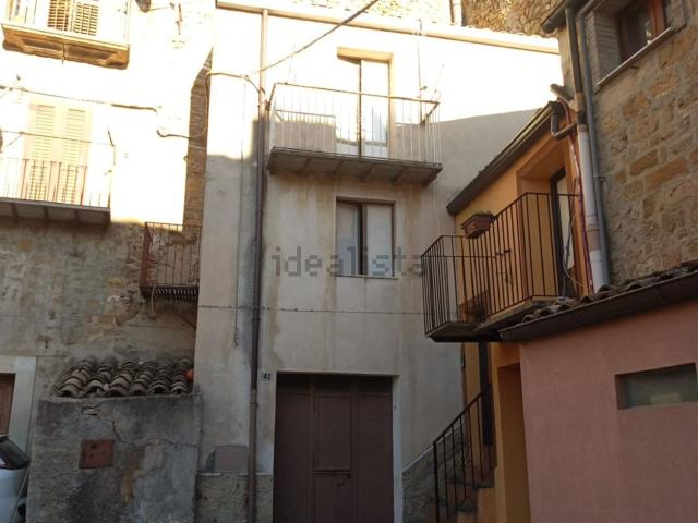 Casa in vendita a Crocifisso, Piazza