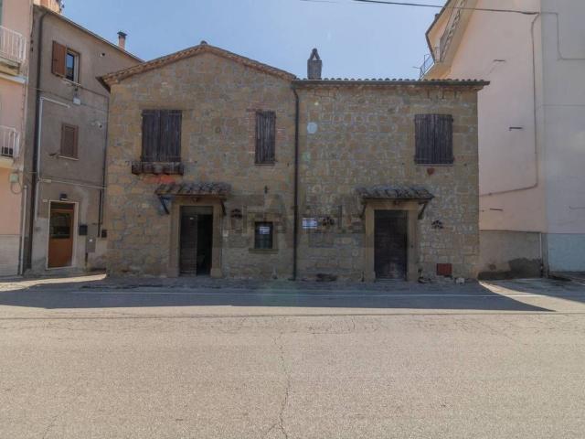 Casa in vendita a Farnese, Viterbo