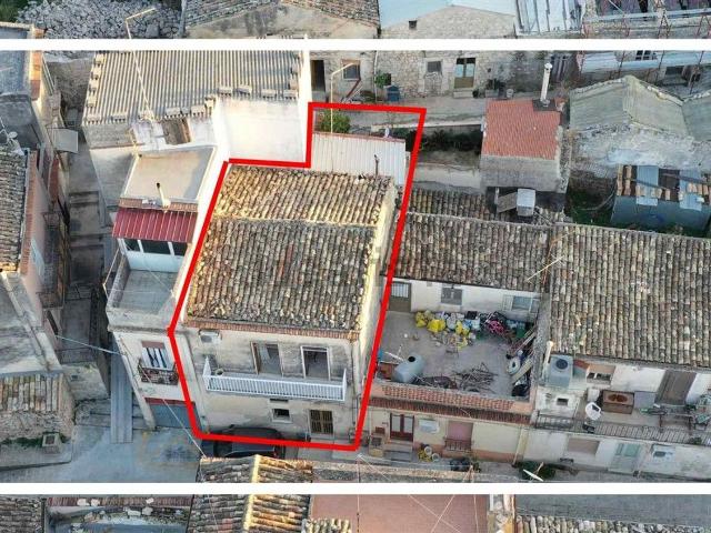 Casa in vendita a Modica, Modica Alta