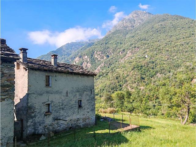 Casa in vendita a Perloz, Aosta