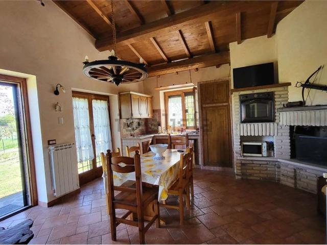 Casa in vendita a Giove, Terni