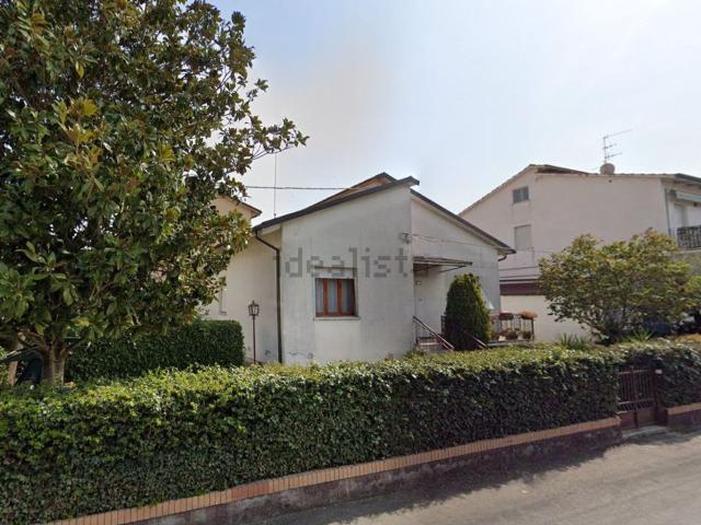Casa in vendita a Marche, Macerata