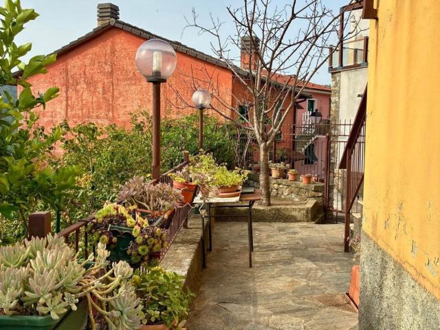 Casa in vendita a Fiume, Castiglione Chiavarese