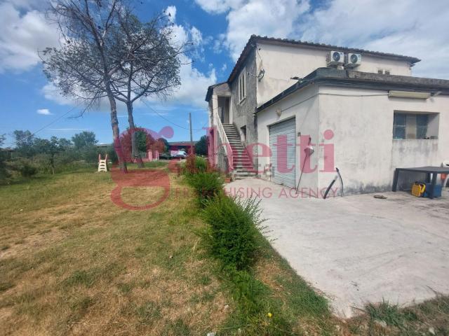 Casa in vendita a Collesalvetti, Toscana