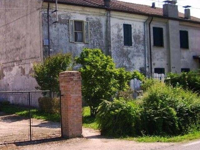 Casa in vendita a Ferrara, Reggio Emilia