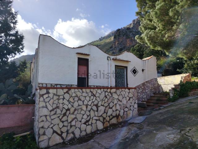 Casa in vendita a Carini, Sicilia