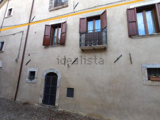 Casa in vendita a Castel Del Monte, Abruzzo