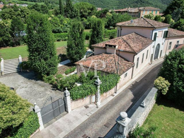 Casa in vendita a Cellatica, Lombardia