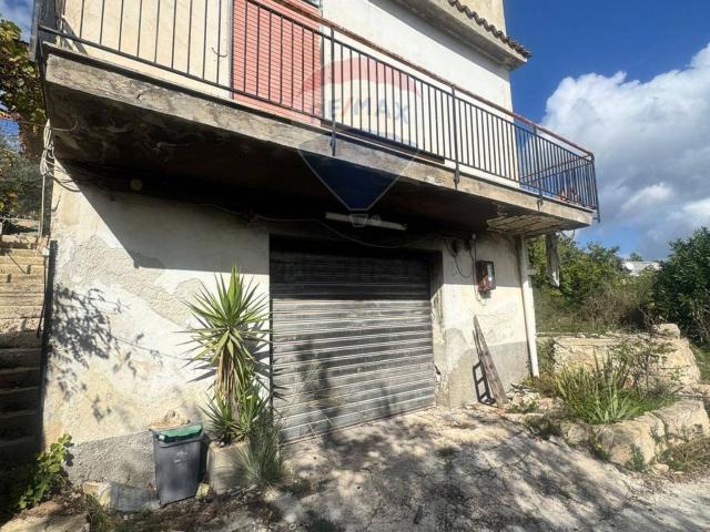 Casa in vendita a Sortino, Sicilia