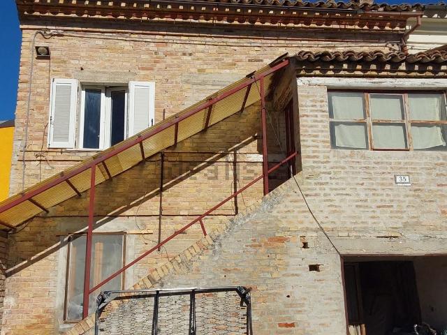 Casa in vendita a Marche, Macerata
