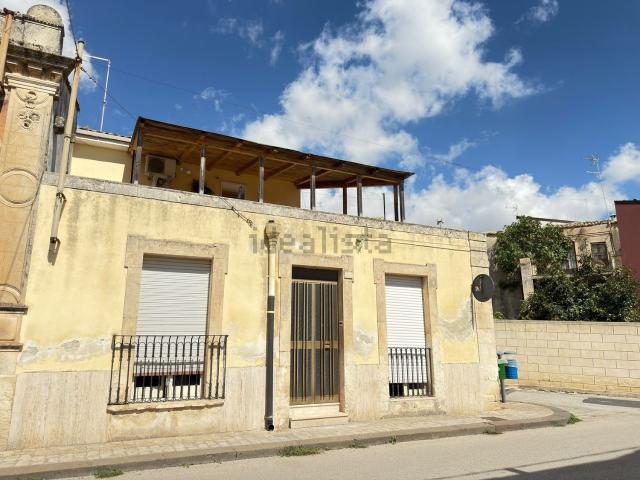 Casa in vendita a Ferla, Siracusa