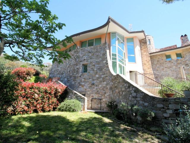 Villa Indipendente in vendita a Quercianella, Livorno