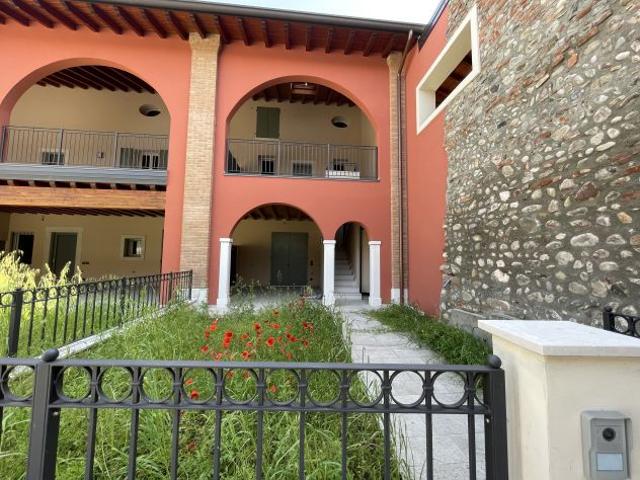 Villa Indipendente in vendita a Calcinato, Lombardia
